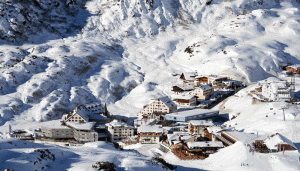 SNOWBOUND SPLENDOUR IN AUSTRIA