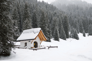 SNOWBOUND SPLENDOUR IN AUSTRIA