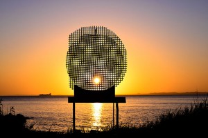 James Rogers, moire bay, Sculpture by the Sea, Aarhus 2015. Photo Clyde Yee