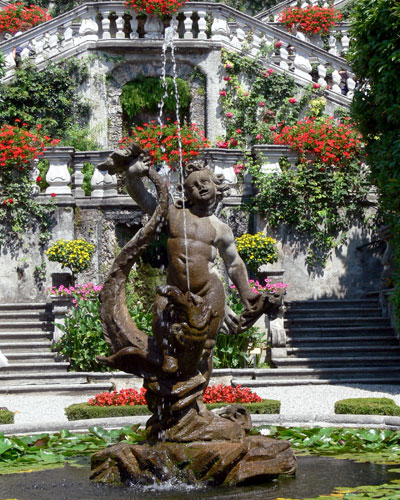 Fountain in Villa Carlotta 