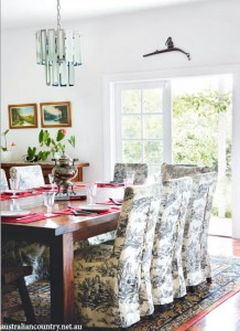 COUNTRY HOME IN TOWN