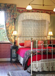 A NEW LIFE FOR ABANDONED IRON BEDS