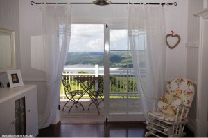 QUEENSLANDER IN THE HILLS