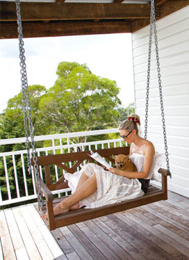 QUEENSLANDER IN THE HILLS