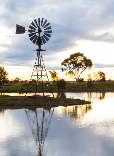 BACKROADS TRAIL - Australian Country