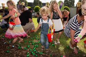 CELEBRATING EASTER AROUND THE COUNTRY