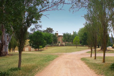 alice and andrew duncan clare valley driveway