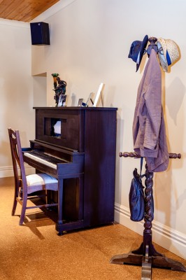 Richard and Lee-Anne Murdoch yorke peninsula clothing rack