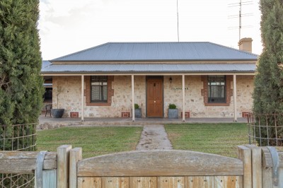 Richard and Lee-Anne Murdoch yorke peninsula home