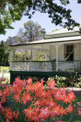 simone williams hillview homestead verandah