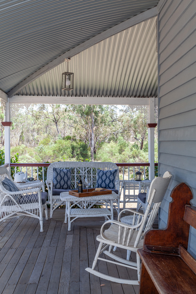 Diamondvale Cottage stay verandah