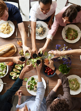 8 tips for hosting the ultimate summer dinner party